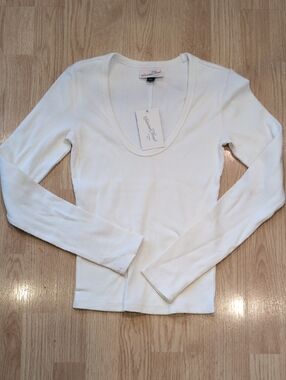 Universal Thread Cream Scoop Neck Long Sleeve Top